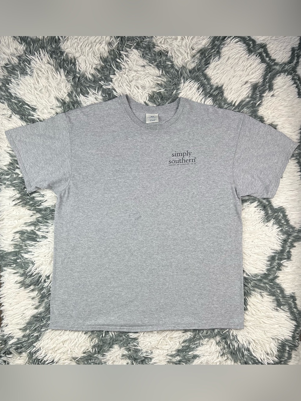 Simply Southern Women’s Gray Graphic T-shirt “Land of The Free” USA Size XL